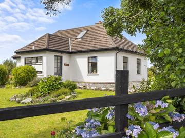 Villa for 6 People in Connemara National Park, Connacht, Photo 1