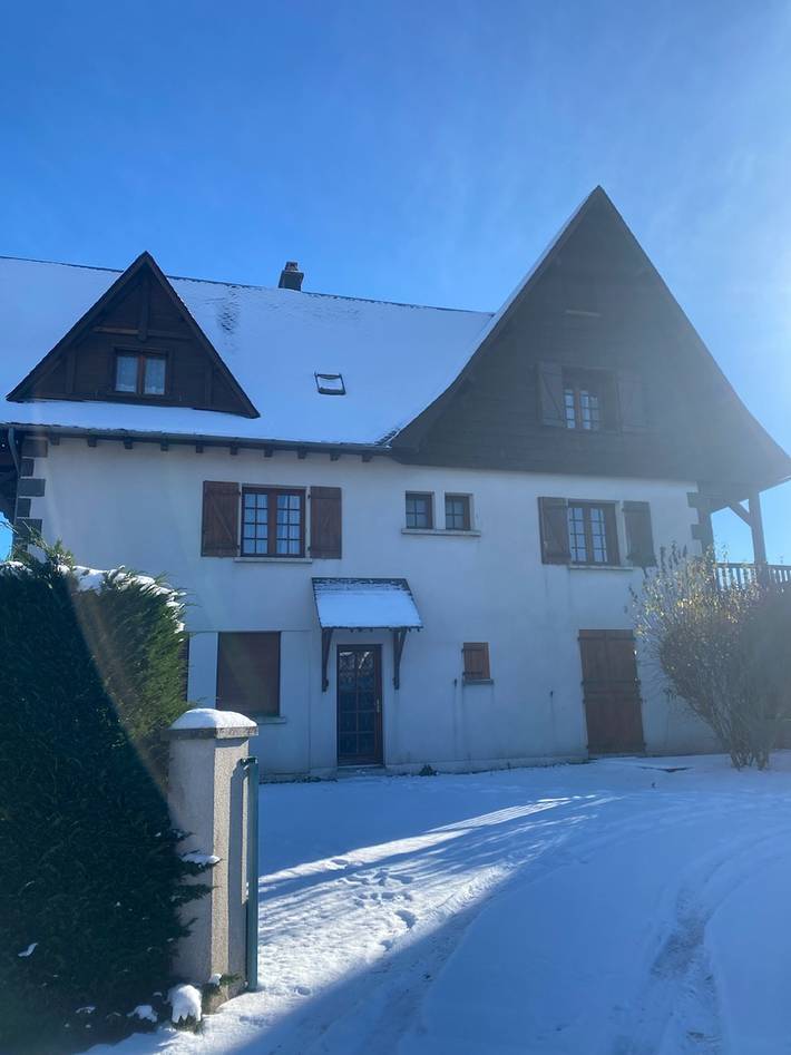 Gîte pour 5 personnes, avec Terrasse et Jardin à Besse-et-Saint-Anastaise