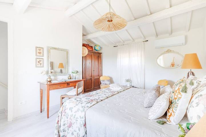 Smart and Convenient Sea View Villa with Pool in Lucca in Massarosa, Italienische Riviera
