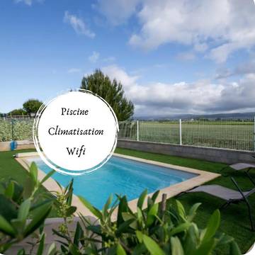 Location de vacances pour 6 personnes, avec terrasse et piscine ainsi que vue et jardin à Homps