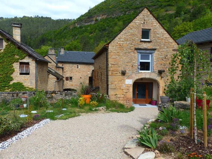 Location de vacances pour 12 personnes, avec Terrasse ainsi que Jardin et Vue dans Brenoux