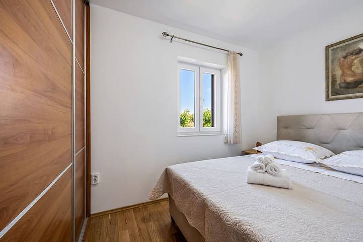 Ganze Wohnung, Two bedroom apartment with Terrace in Sibenik, Šibenik-Knin