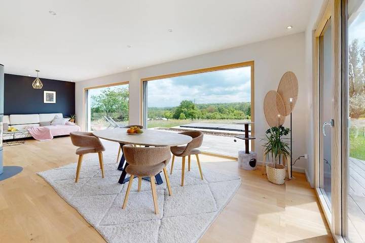 Cottage pour 4 personnes, avec piscine et terrasse ainsi que jardin et jacuzzi dans Helfrantzkirch