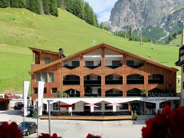 Hotel für 3 Personen, mit Garten und Ausblick sowie Balkon in Corvara in Badia