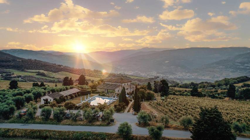 Agriturismo per 4 persone, con piscina e giardino, con animali domestici in Pontassieve