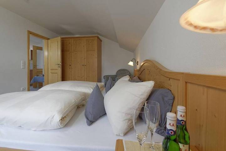 Ferienwohnung für 4 Personen, mit Balkon in Ettal - 2