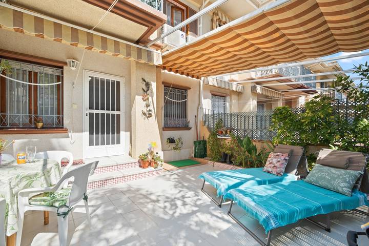 Ferienhaus für 4 Personen, mit Balkon und Garten sowie Seeblick in Santa Pola