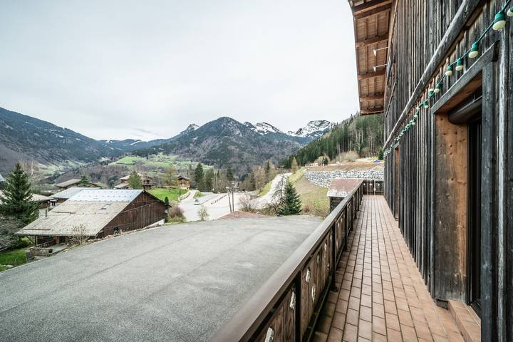 Appartement entier, Appartement 'Sherpa 2 - 14 Pers' avec vue sur les montagnes, terrasse partagée et Wi-Fi in Saint-Jean-d'Aulps, Les Portes du Soleil