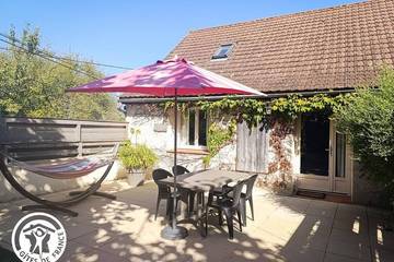 Location de vacances pour 4 personnes, avec jardin et piscine à Rouffilhac