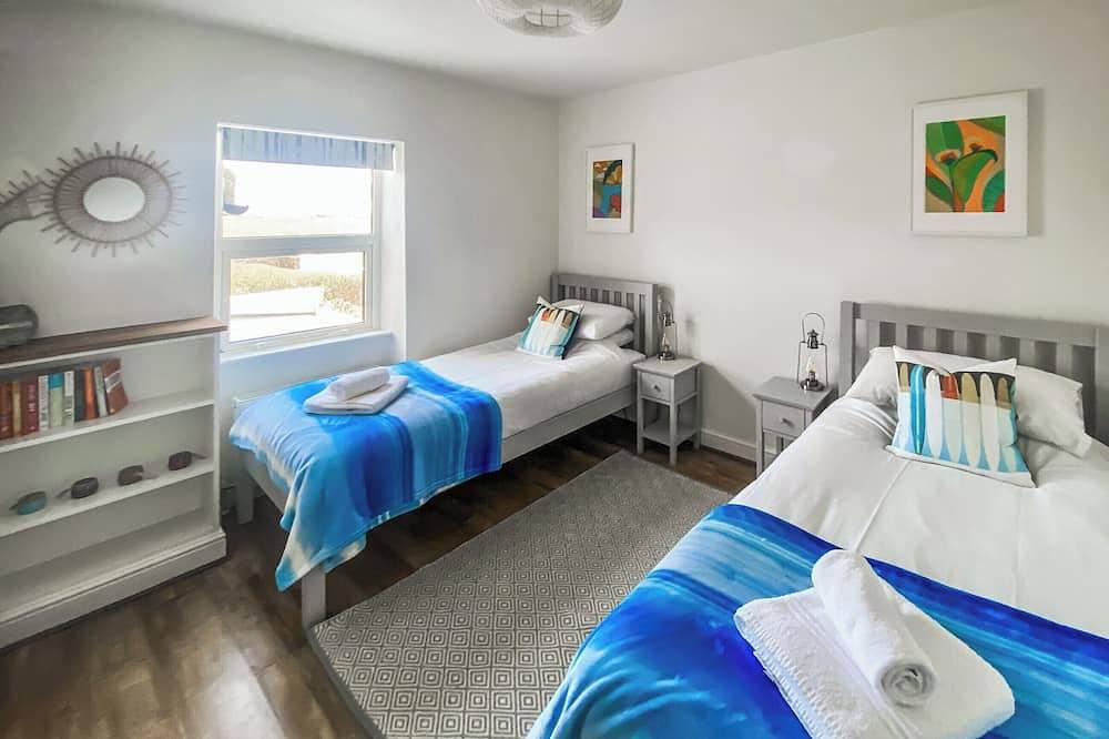 4 bedroom accommodation in Crantock in Crantock, Cornwall