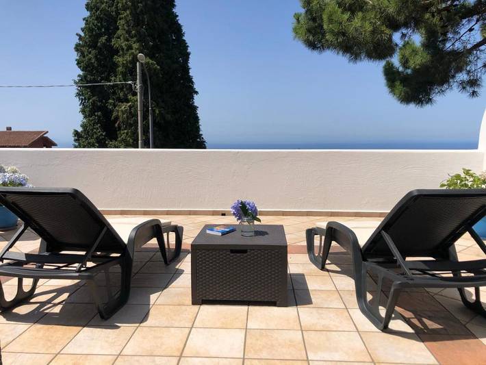 Location de vacances pour 6 personnes, avec Balcon et Terrasse ainsi que Jardin et Vue à Scilla - 2