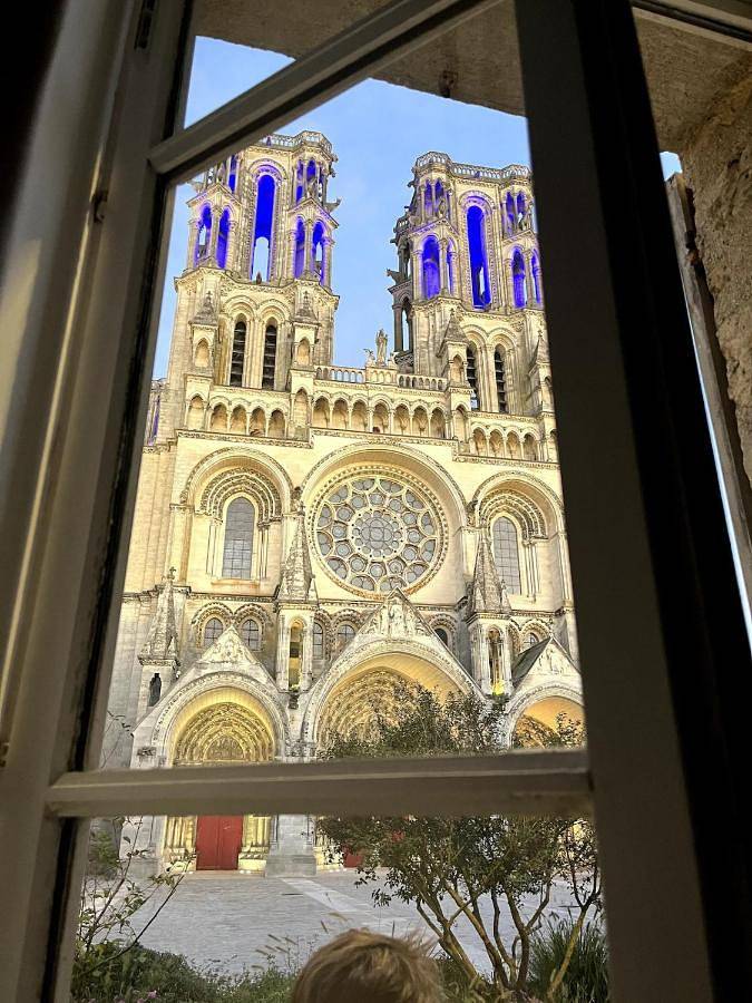 Appartement entier, La vue sacrée in Laon, Aisne