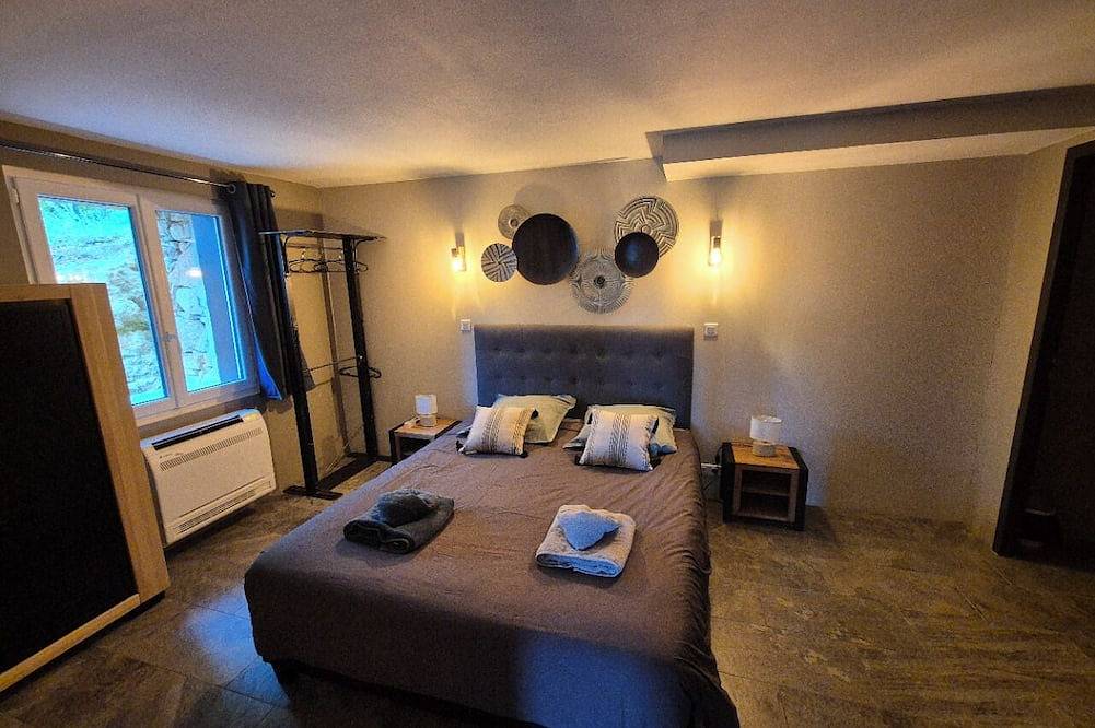 Lou Damisello - Villa with swimming pool in Viens, Regionaler Naturpark Luberon