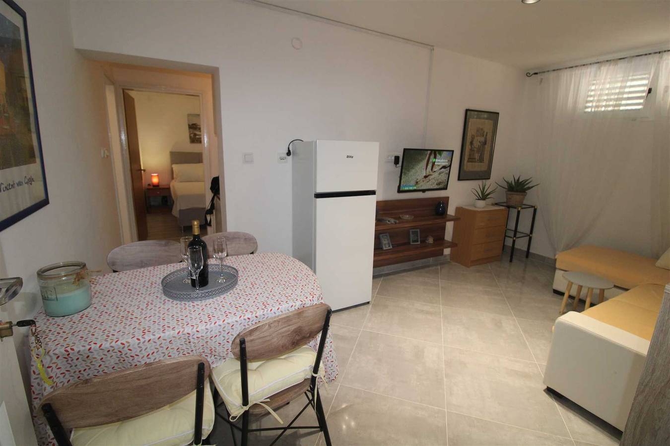 Ganze Wohnung, Gemütlicher Rückzugsort für Paare, 1 Schlafzimmer, ausreichend Parkplätze in Vinkuran, Südküste Istrien