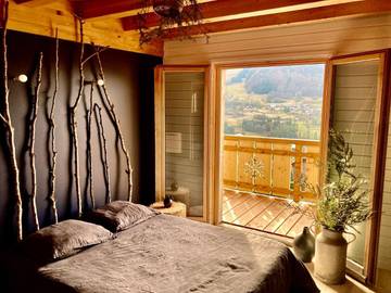 Gîte pour 11 personnes, avec terrasse et vue à Vacheresse