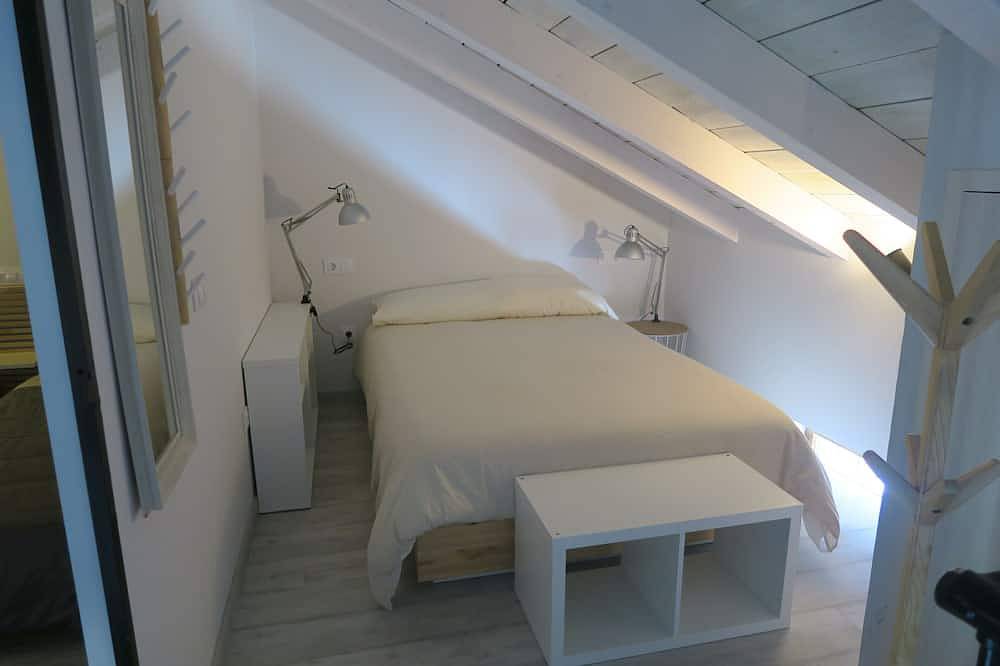 Entire apartment, Mirandoacuenca tourist apartment is next to the Cathedral and the Hanging Houses in Cuenca, Cuenca Province