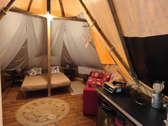 Tente pour 2 personnes, avec Terrasse ainsi que Jardin et Vue dans l' Isère - 3