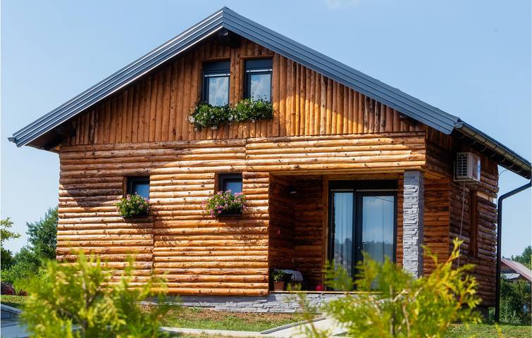 Acogedor apartamento con piscina y wifi, a 1,5 km del centro de Slunj in Slunj, Karlovac y alrededores