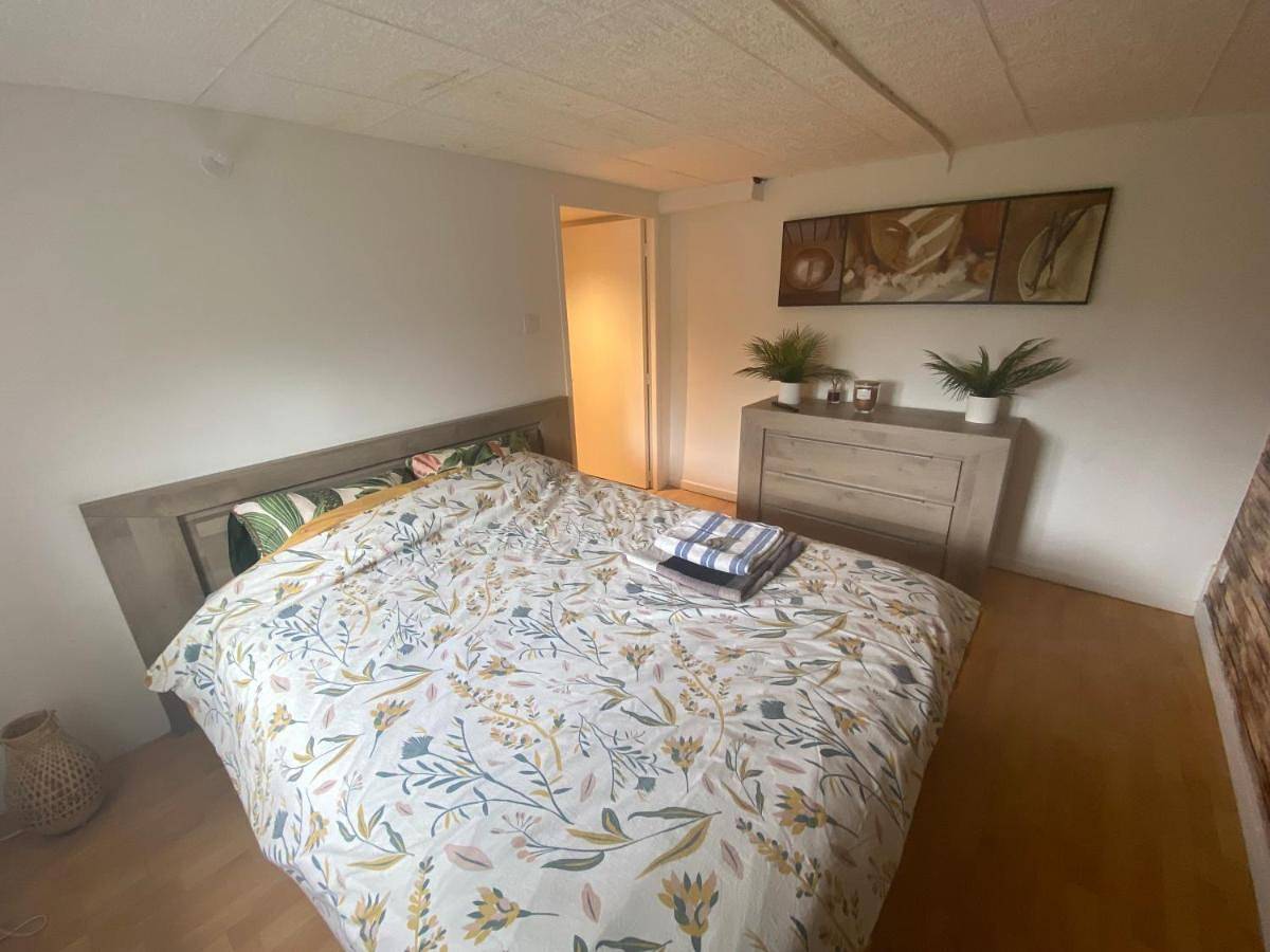 Appartement entier, One-Bedroom Apartment in Tournes, Parc naturel régional des Ardennes