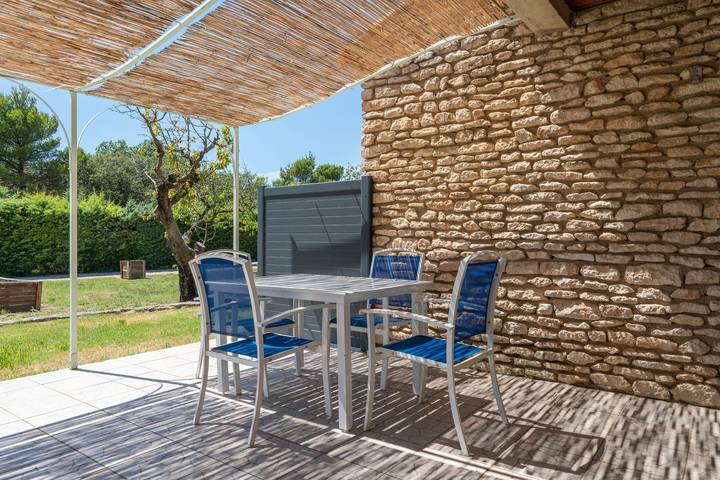 Location de vacances pour 5 personnes, avec Terrasse ainsi que Jardin et Piscine à La Roque-sur-Pernes - 3