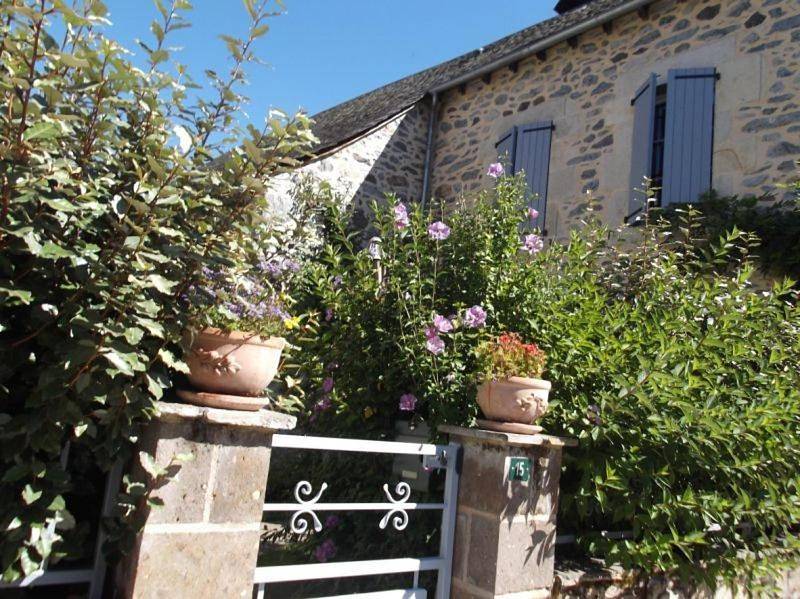 Three-Bedroom House in Saignes, Région de Mauriac