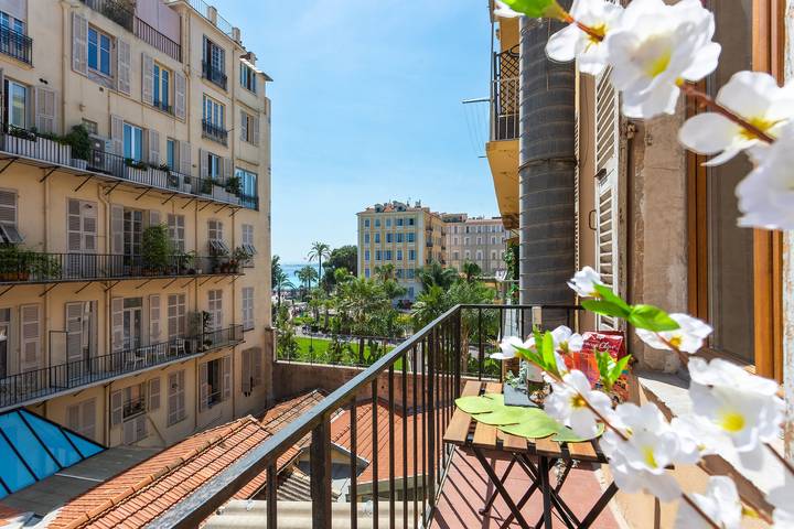 Gîte pour 4 personnes, avec balcon dans Opera De Nice
