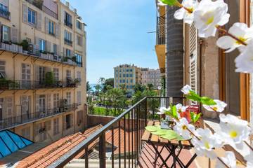 Gîte pour 4 personnes, avec balcon dans Place Massena