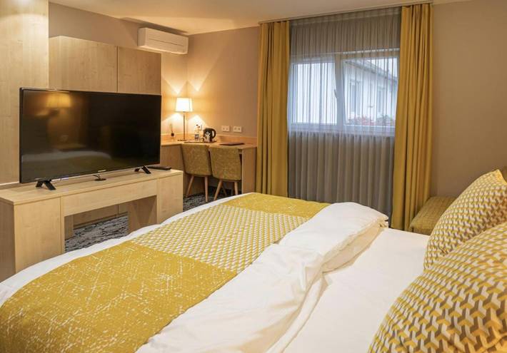Hôtel pour 2 personnes, avec jacuzzi et piscine ainsi que sauna et jardin à Wettolsheim - 3