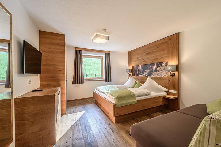 Hütte für 9 Personen, mit Sauna und Whirlpool sowie Garten und Terrasse in Kaltenbach - 2