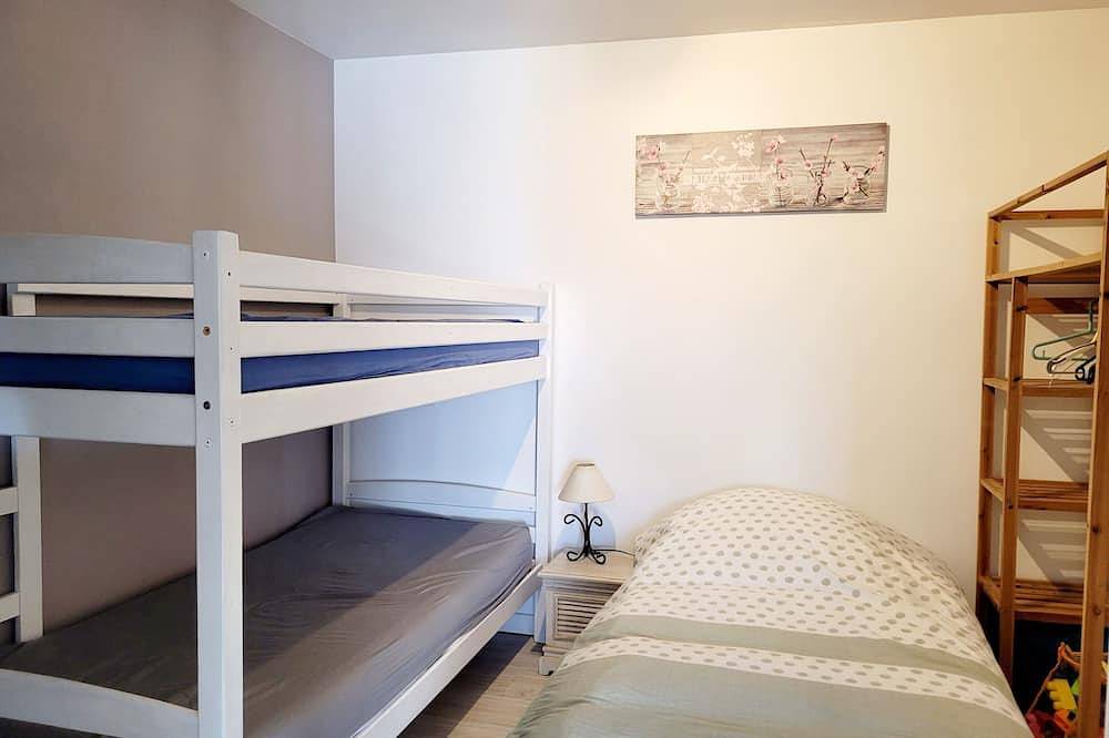 Quiet 2-star gîte, less than 2km from Dole town center in Dole, Jura