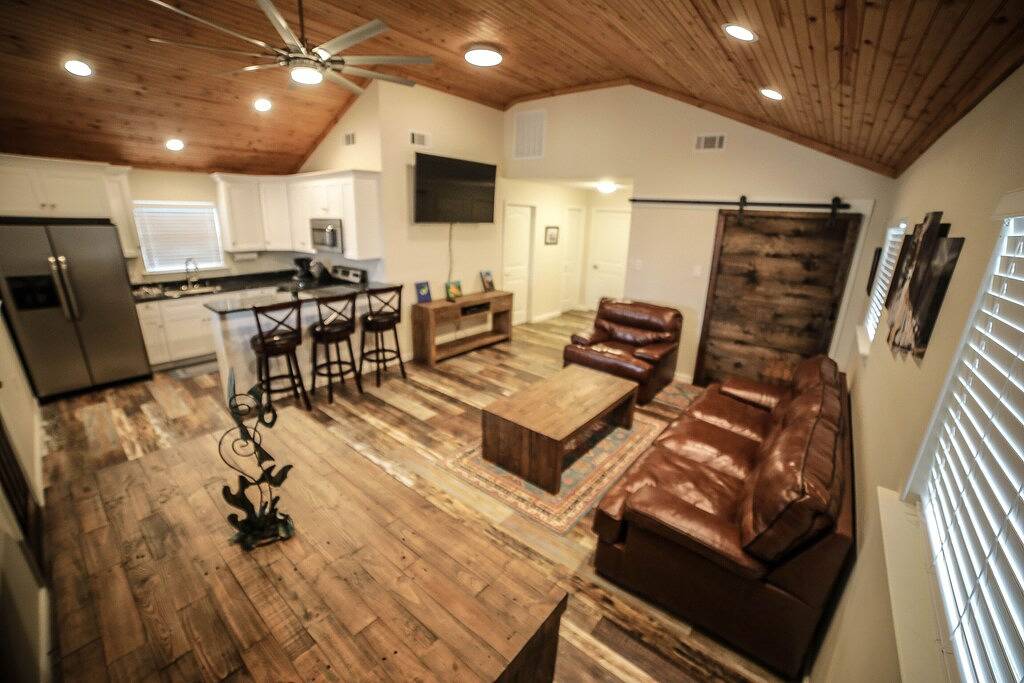 Kommen Sie und spielen Sie im Tiger's Den in Venedig, La! in Plaquemines Parish