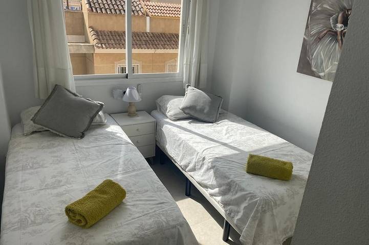 Ganze Wohnung, Well Equipped 2 Bed Penthouse with Solarium, close to beach and local amenities in Pueblo Patricia, Los Alcázares