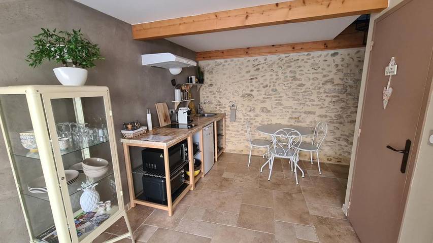 Location de vacances pour 4 personnes, avec terrasse et sauna ainsi que jacuzzi et jardin à Génissieux - 3