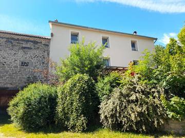Gîte pour 27 personnes, avec terrasse ainsi que jardin et piscine à Saint-Christophe-d'Allier