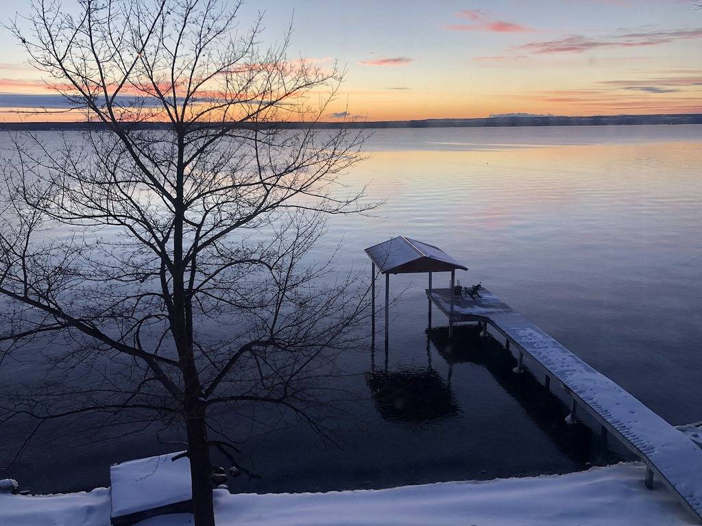 Ruhige und gemütliche Hütte mit 165 Ft. Privatstrand Am Seneca See. Lgbtq + freundlich in Seneca Lake