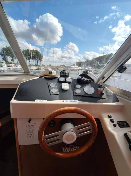 Bateau pour 2 personnes, avec Terrasse et Vue en Normandie