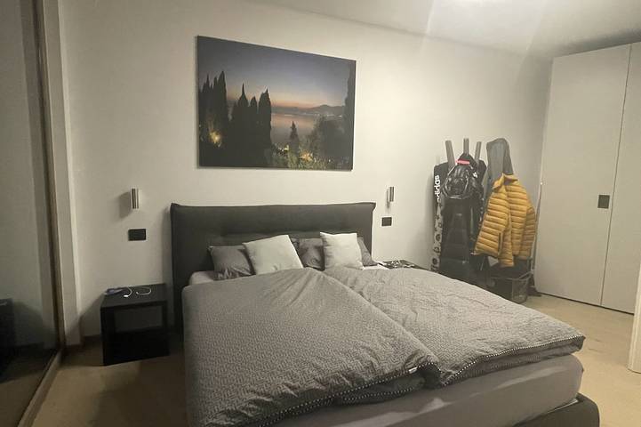Ganze Wohnung, 3 Zimmer Apartment am  Gardasee mit traumhaften Seeblick und Pool in Torri in Torri del Benaco, Gardasee-Berge