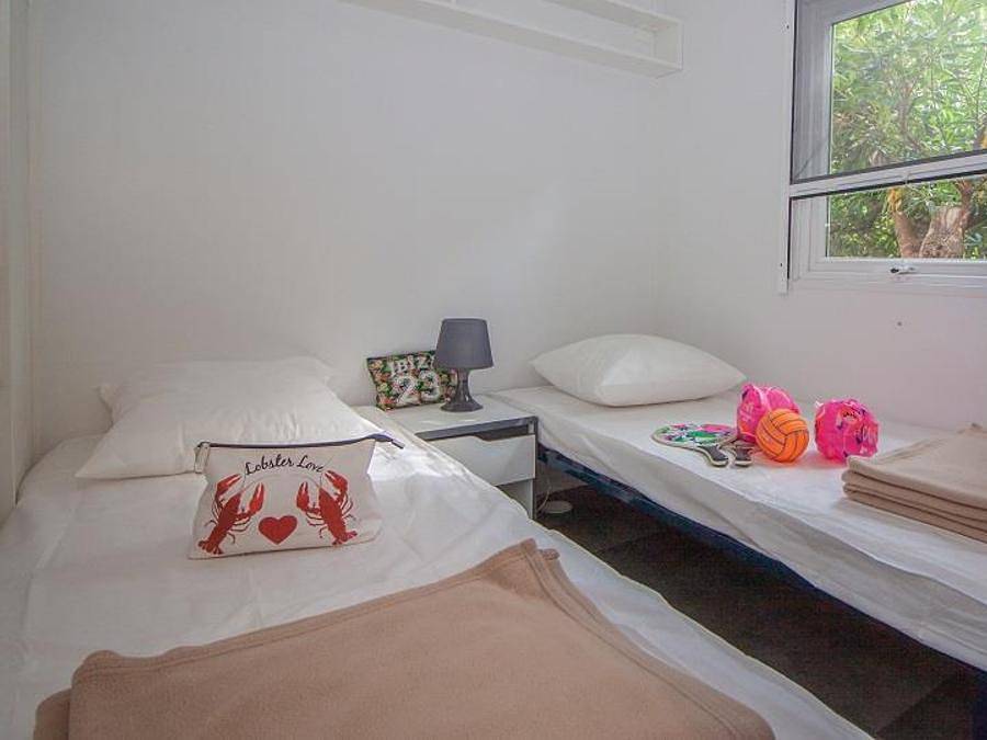 Camping Clair de Lune - Mobilheim 4 personen - Mobilheim Provence Sérénité 25 m² - Privater Jacuzzi - 3 Zimmer - 2 Schlafzimmer - Klimaanlage in La Madrague, Hyeres