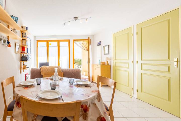 Gîte pour 6 personnes, avec terrasse, animaux acceptés à Génos - 2