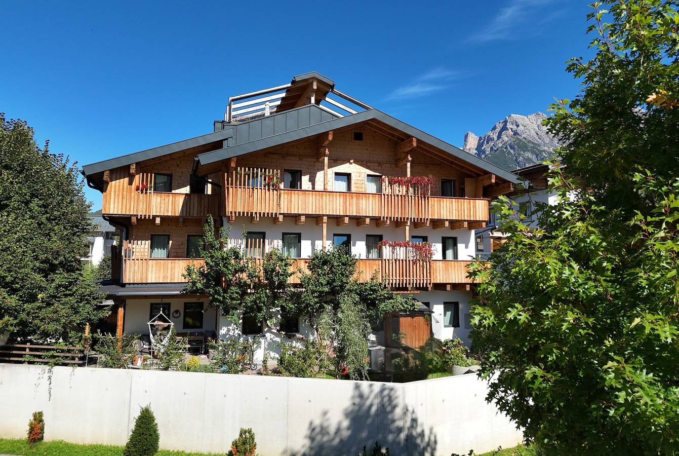 Ganze Ferienwohnung, Apartment 5,  1Doppelzimmer, 1Badezimmer, Wohnküche in Maria Alm am Steinernen Meer, Maria Alm