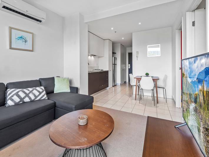 Ganze Wohnung, Zentrales 1-Bett-Apartment mit sicherem Parkplatz in Carlton (Melbourne), Melbourne