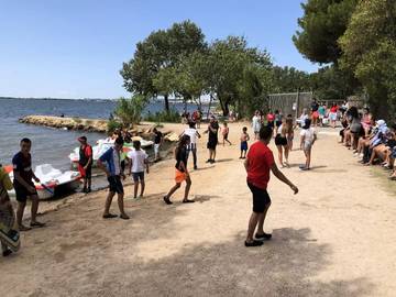 Camping pour 8 Personnes dans Vitrolles, Région d'Istres, Photo 4