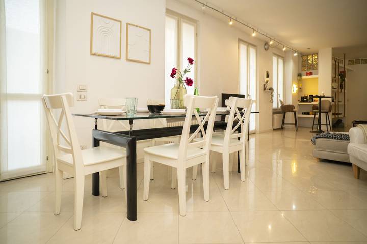 Ganze Ferienwohnung, Ferienwohnung für 6 Personen mit Balkon in Centro (Gallarate), Gallarate