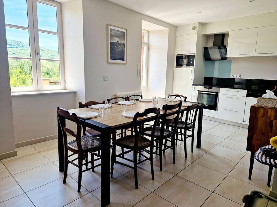Four-Bedroom House in Saint-Côme-d'Olt, Parc naturel régional de l'Aubrac