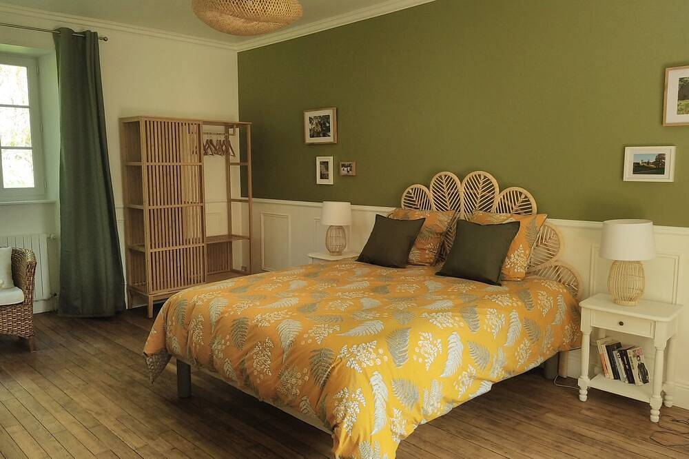 Bed and breakfast with its private garden in Suisse Normande in Athis-de-l'Orne, Athis-Val-de-Rouvre