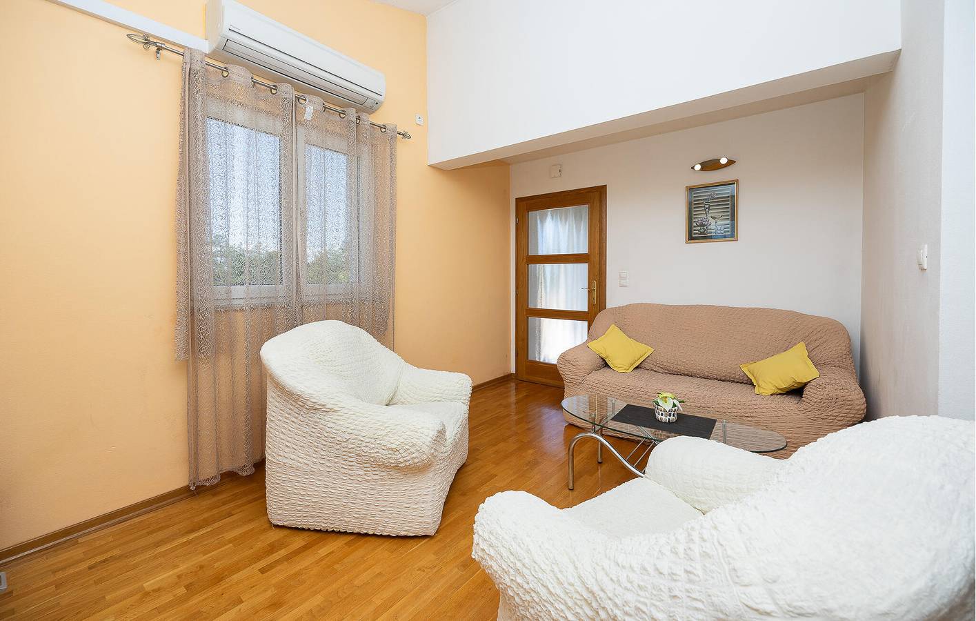 Ganze Ferienwohnung, Ferienwohnung für 4 Personen mit Terrasse in Šestanovac, Makarska Riviera