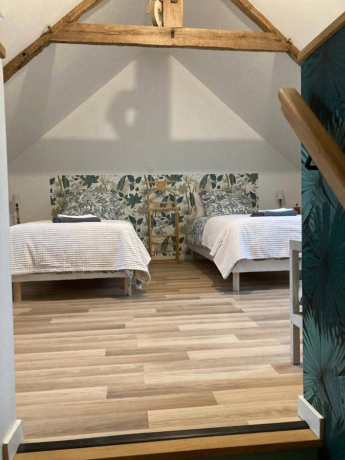 Quadruple Room with Private Bathroom in Pleslin-Trigavou, Région de Dinan