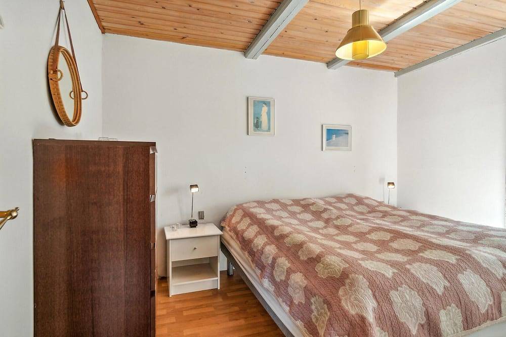 Stunning home in Sejerø with kitchen in Sejerø