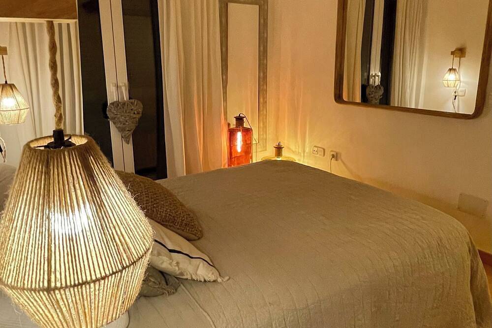 Entire apartment, Can Somni: Zen, Chic & Bohemian App With Pool. A Real Little Gem Fully Equipped in Cala Figuera, Santanyí