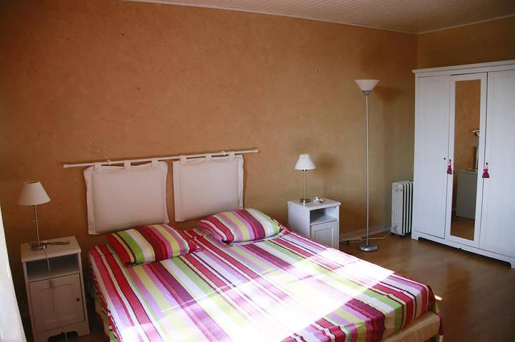 Location de vacances pour 12 personnes, avec jardin et terrasse à Mauzac-et-Grand-Castang - 4